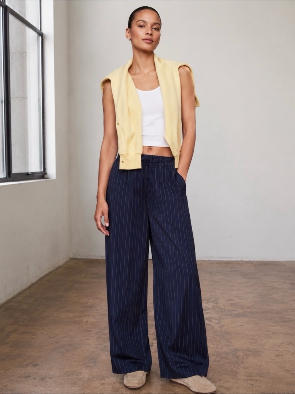 GAP Navy Blue Pinstripe Pull-On Wide Leg Pants Elastic Waist Drawstring Size S